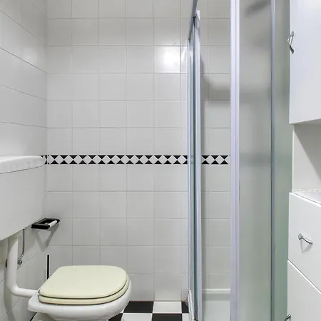 2 Bedroom Gorgeous In * Stresa