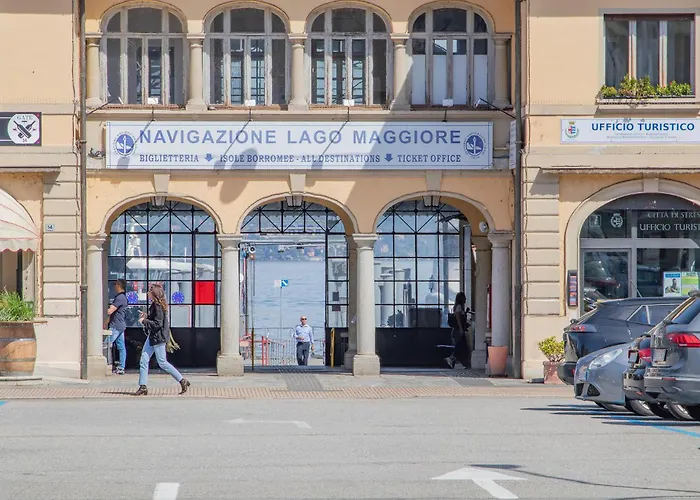 2 Bedroom Gorgeous In Stresa