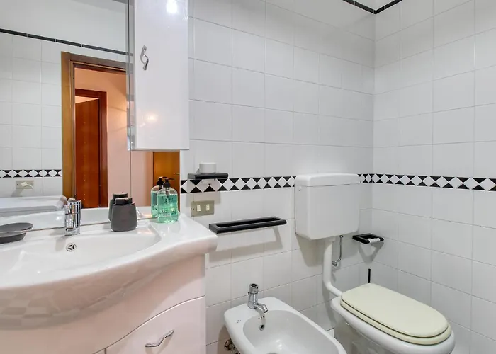 בית נופש 2 Bedroom Gorgeous In *