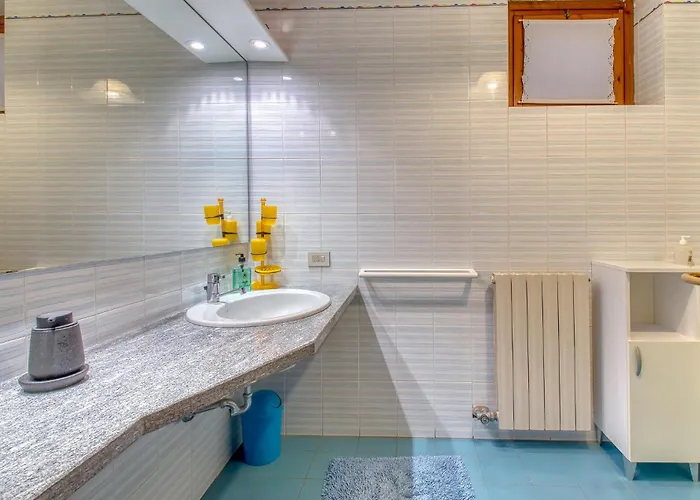 2 Bedroom Gorgeous In בית נופש סטרסה